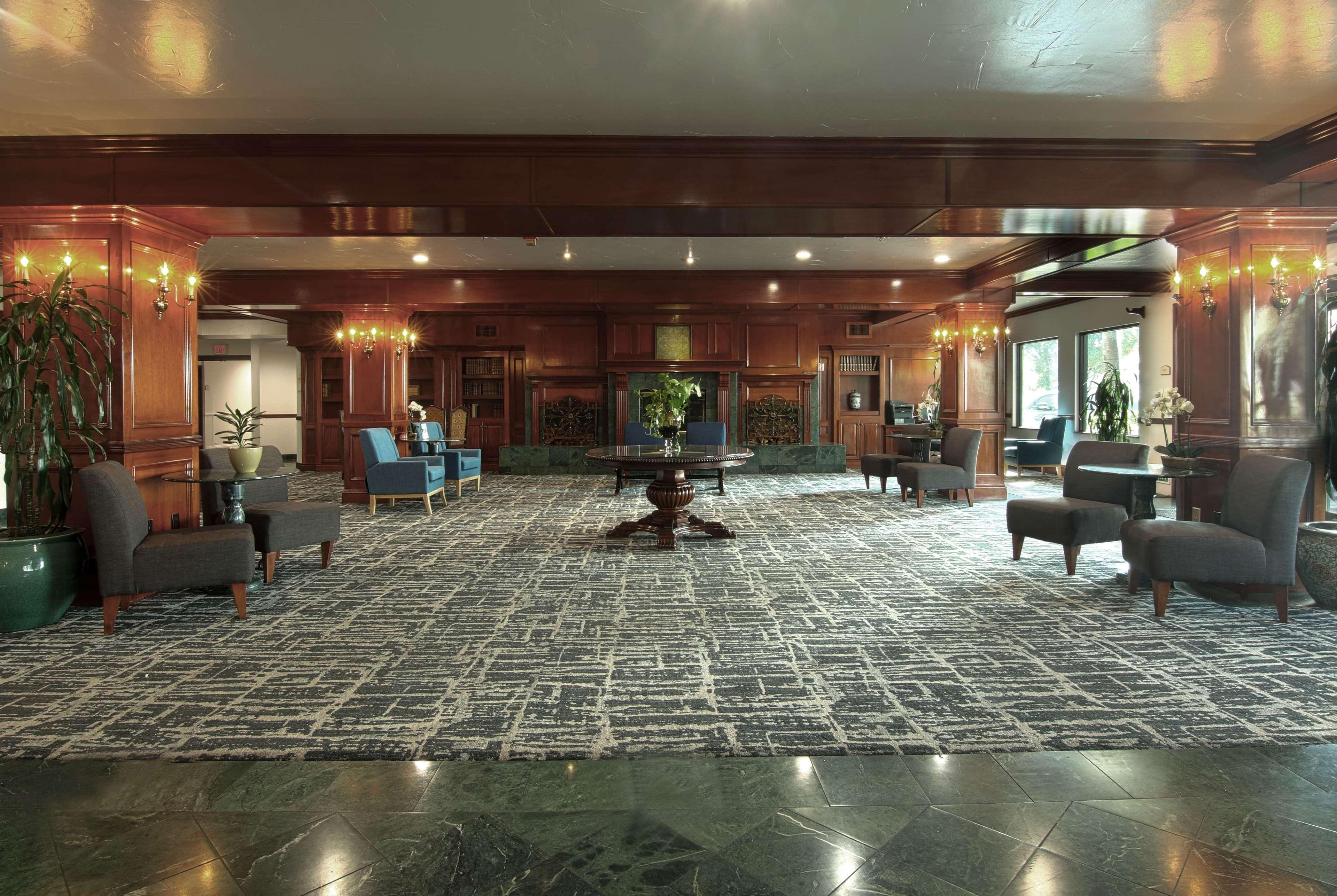 Azure Hotel&Suites Ontario Trademark Collection By Wyndham Luaran gambar